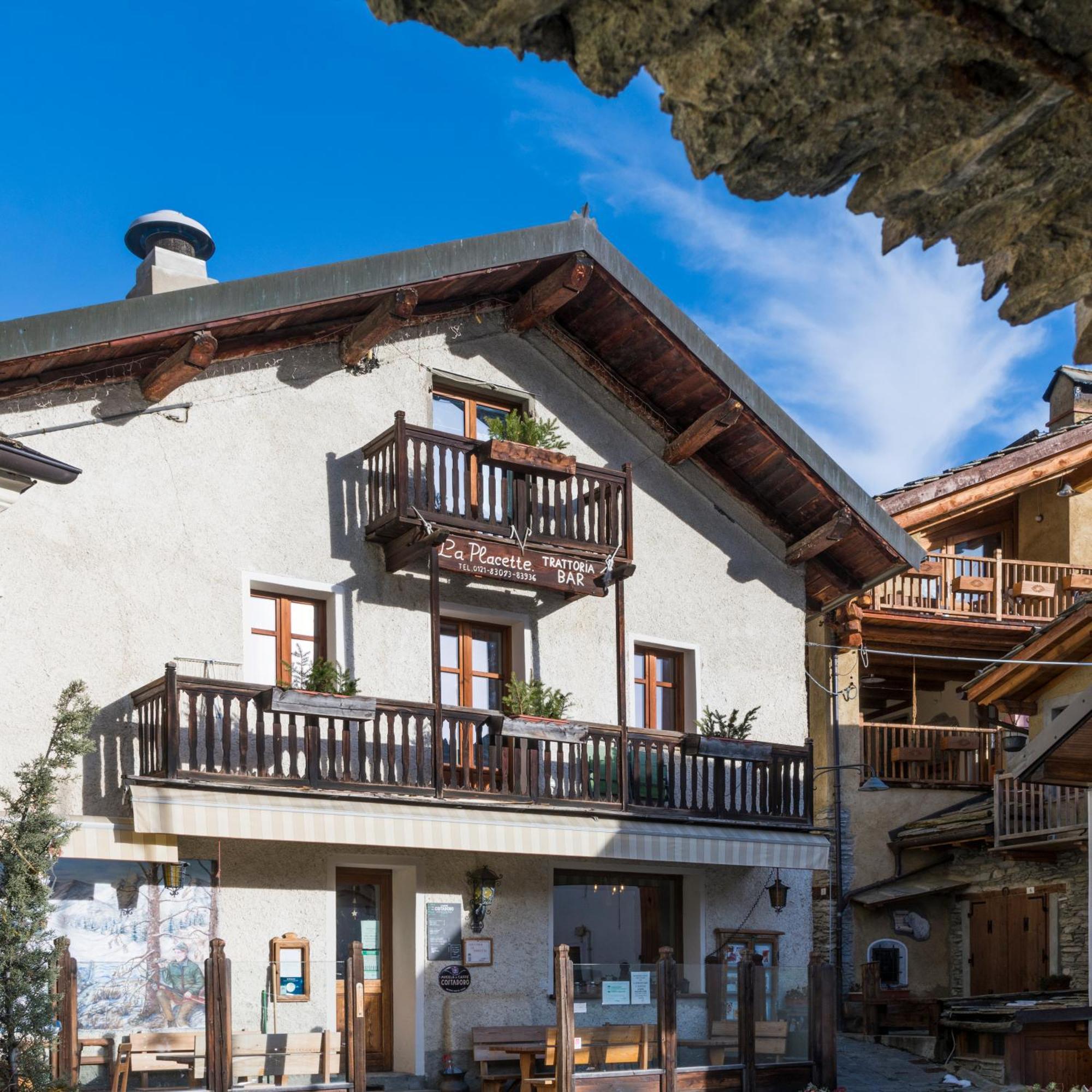 La Placette - Albergo Diffuso E Trattoria 우속스 외부 사진