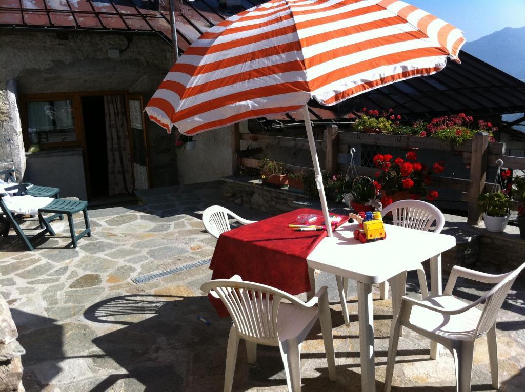 La Placette - Albergo Diffuso E Trattoria 우속스 객실 사진